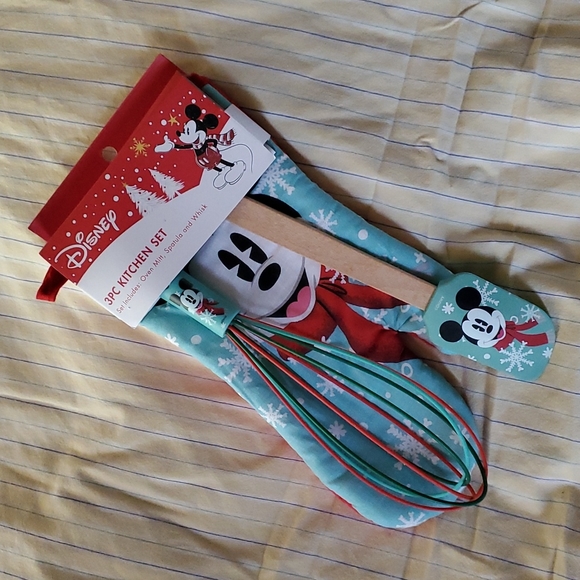 Mickey Mouse Kitchen Set - Picture 2 of 9